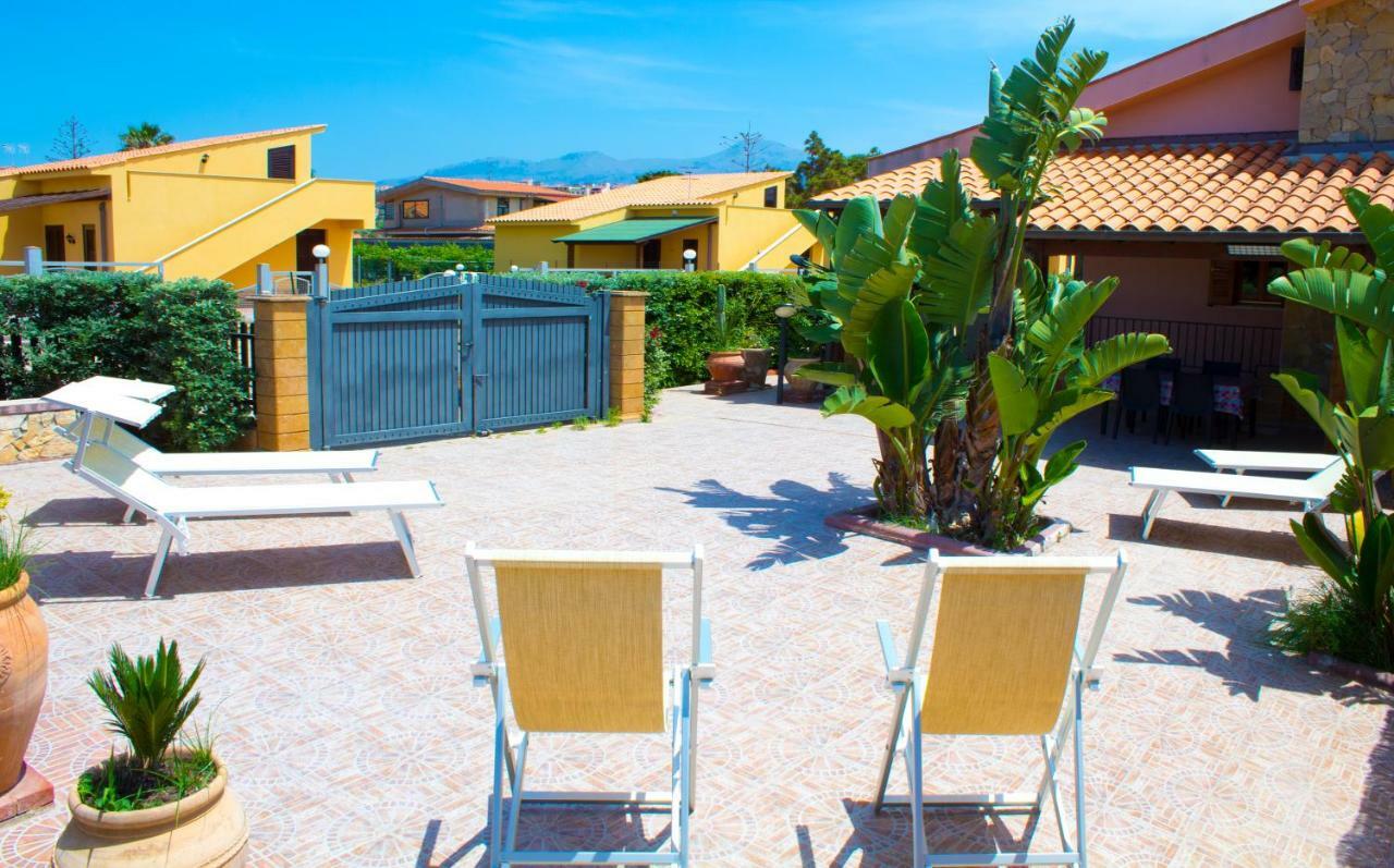 Costa Mediterranea Holiday Homes Campofelice Di Roccella Exterior foto